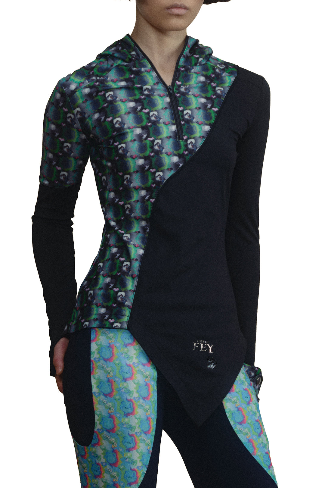 Curved Graphic Fit Top - Black